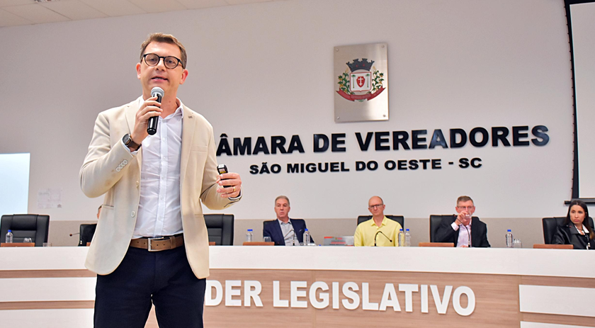Superintendente do Dnit em SC, Alysson Andrade, explanou sobre projetos em execução e a contratar  | Foto: Ascom 