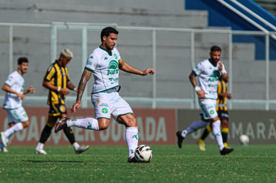 Chapecoense vence o Amazonas fora de casa e se reaproxima do G4