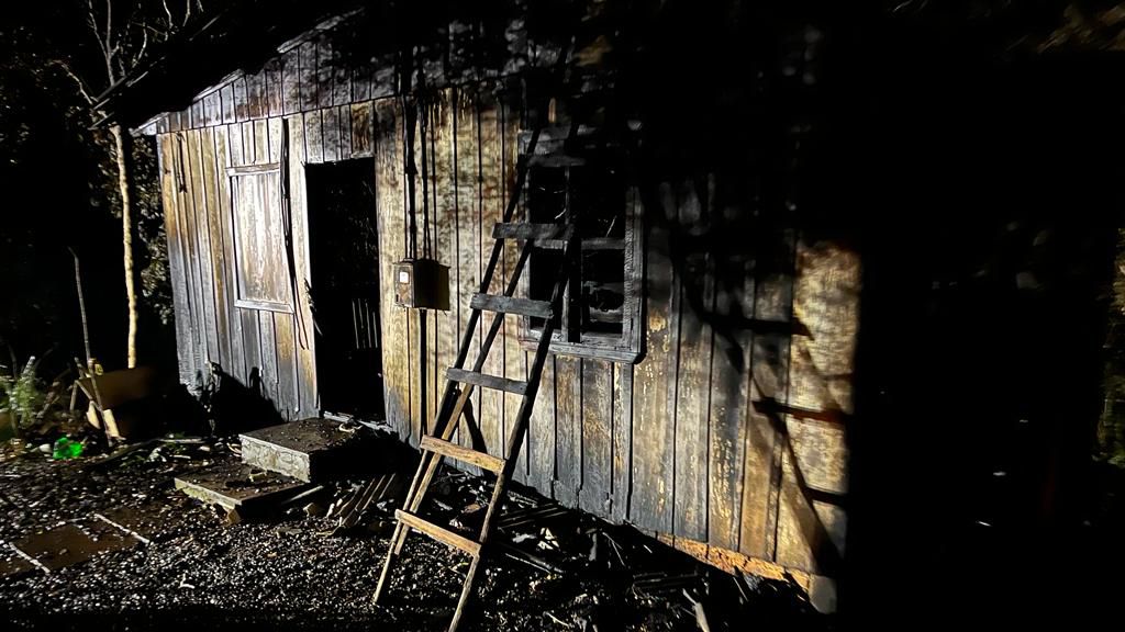 Incêndio consome residência um dia antes dos moradores se mudarem