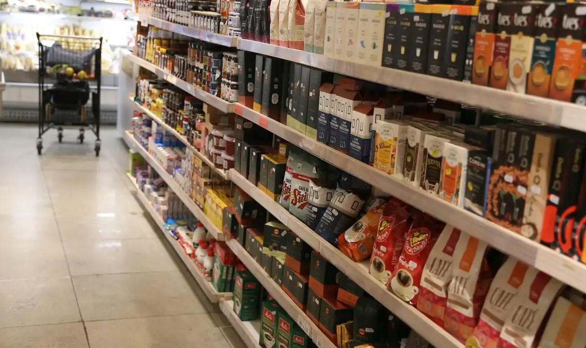 Preço da cesta básica cai em 24 capitais em agosto