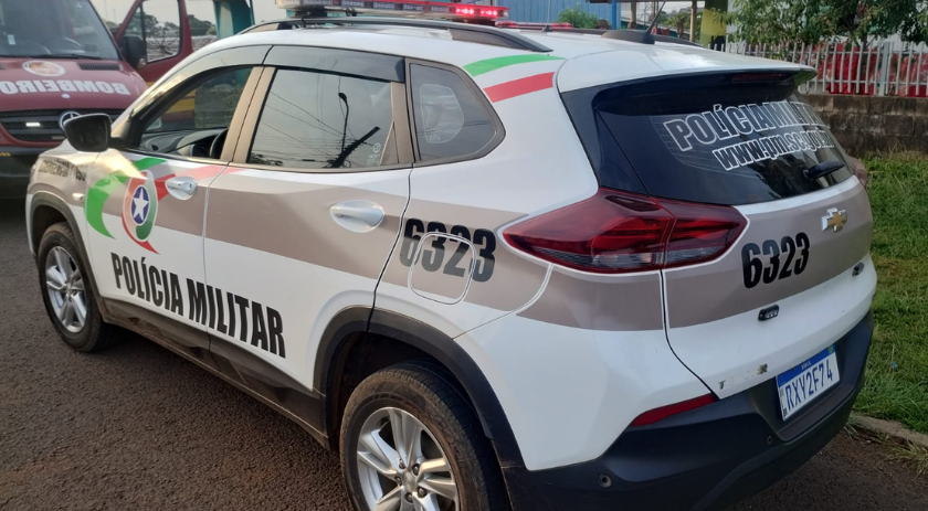 Marido quebra o carro da esposa a tijoladas e faz ‘jura’ de morte em SC