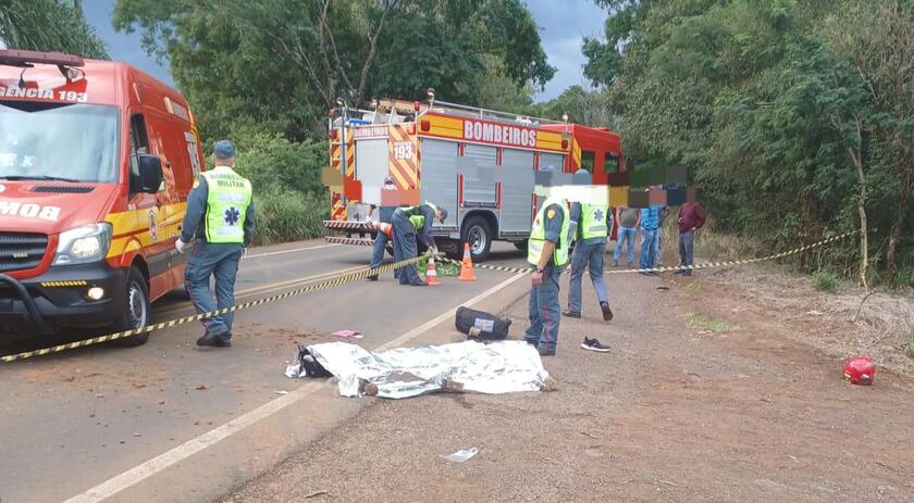 Jovem de 18 anos morre em acidente entre moto e caminhão no interior