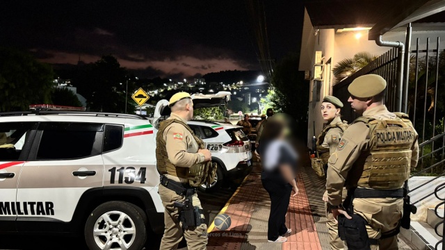 Casal é preso por tráfico de drogas após denúncias de usuários