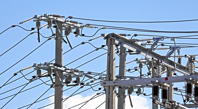 Morador é levado à delegacia após suspeita de furto de energia elétrica