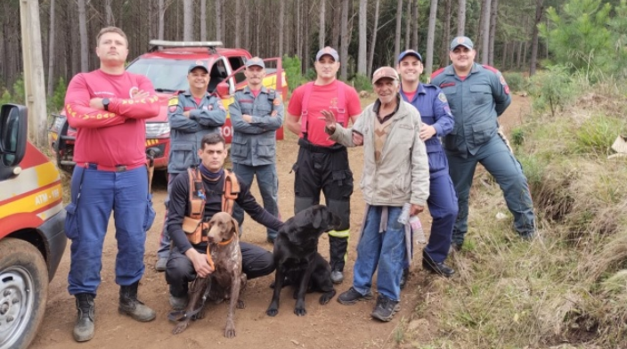 Bombeiros auxiliam família na busca por idoso com Alzheimer desaparecido