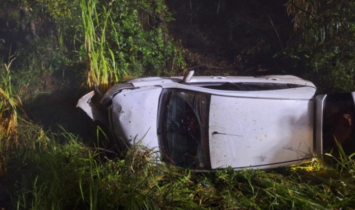 Saída de pista seguida de queda em ribanceira deixa duas mulheres feridas na BR-163