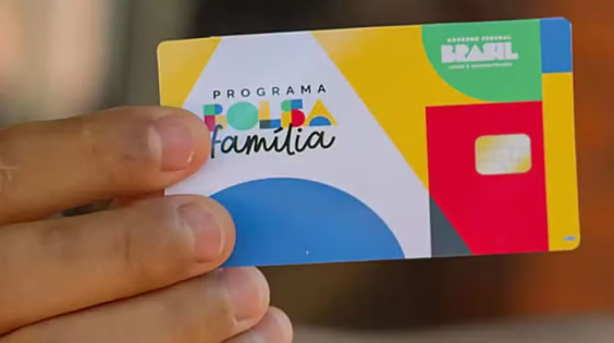 Governo acomoda reajuste do Bolsa Família no orçamento deste ano e eleva estimativa de rombo fiscal