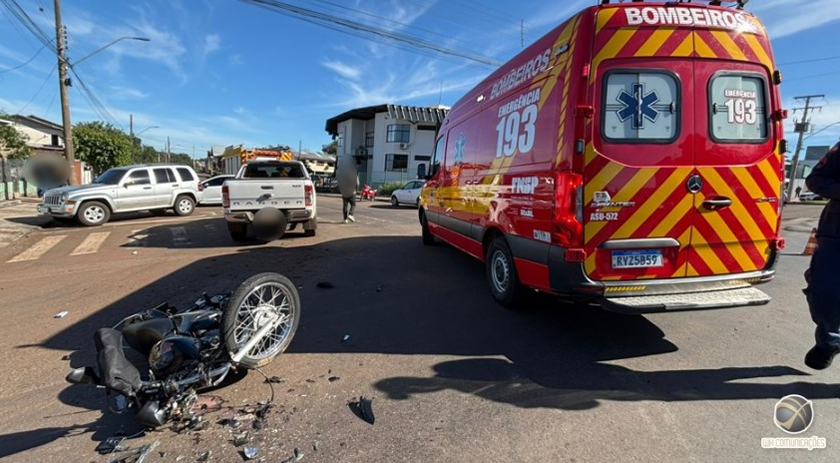 Motociclista fica ferido em colisão no centro
