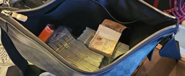 Operação em SC e PR mira grupo de lavagem de dinheiro que movimentou mais de R$ 2 bilhões