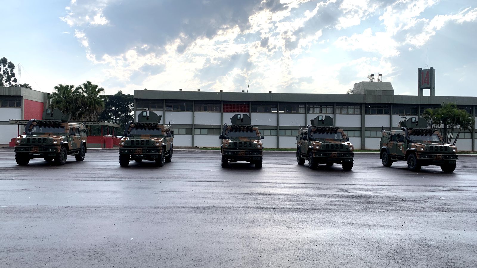 14º RCMec recebe cinco novas viaturas blindadas