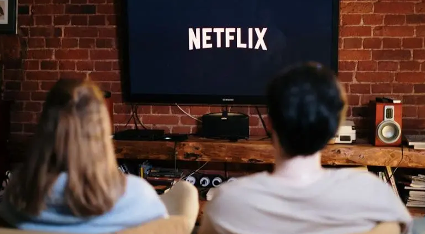 Procon SC notifica Netflix por cobrança extra por compartilhamento de senha