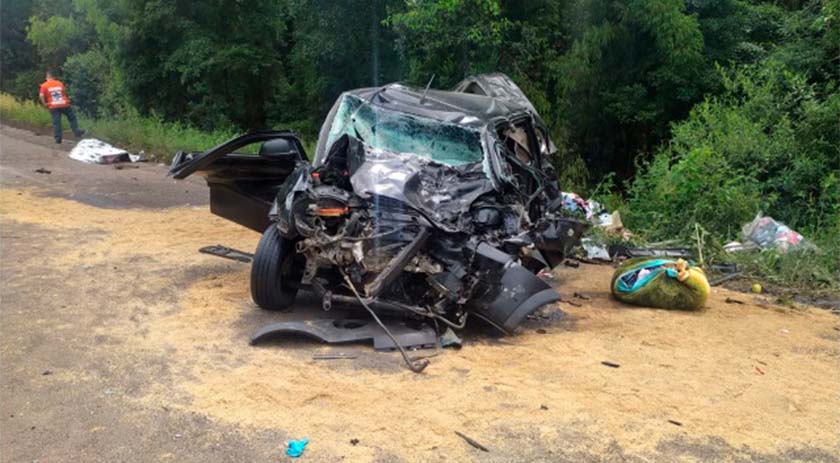Idoso e menina de 11 anos morrem em grave acidente na BR-153, no Oeste de SC