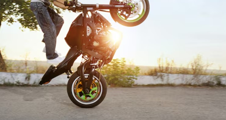 Polícia Militar apreende motocicleta usada em racha e manobras perigosas