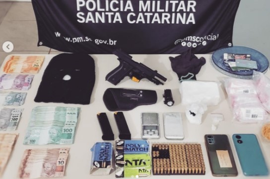 Operação policial prendem criminosos e drogas e armas são apreendidas no Oeste de SC