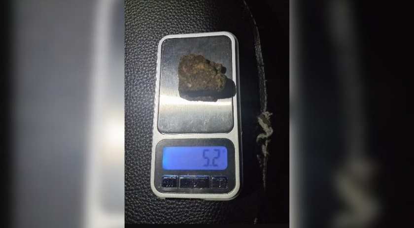 Abordagem de rotina prende duas pessoas por tráfico de drogas no bairro Progresso