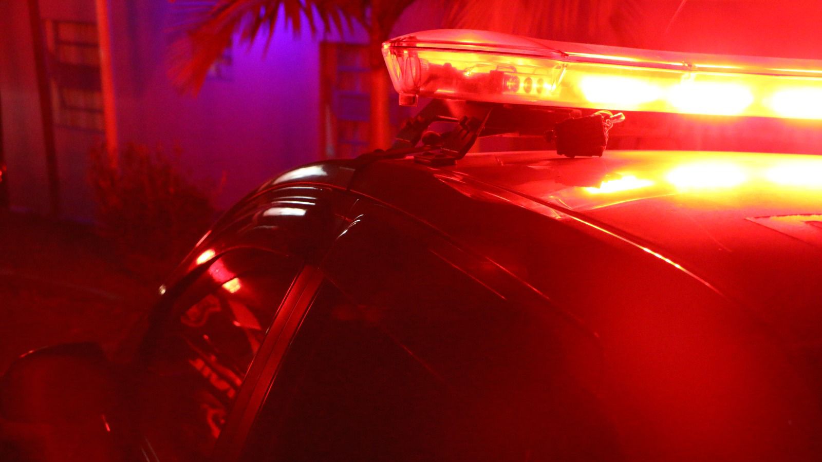 Homem tenta matar mulher a facadas e acaba preso em flagrante