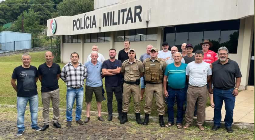 Polícia Militar realiza homenagem para veteranos