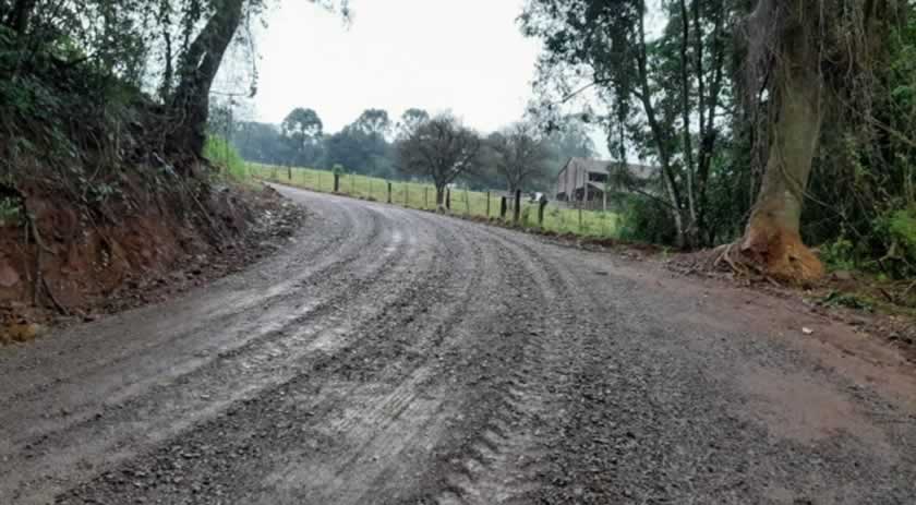 Município suspende serviços de máquinas para particulares