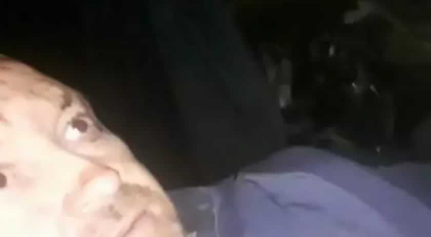 Motorista grava momento após cabine de caminhão ser soterrada