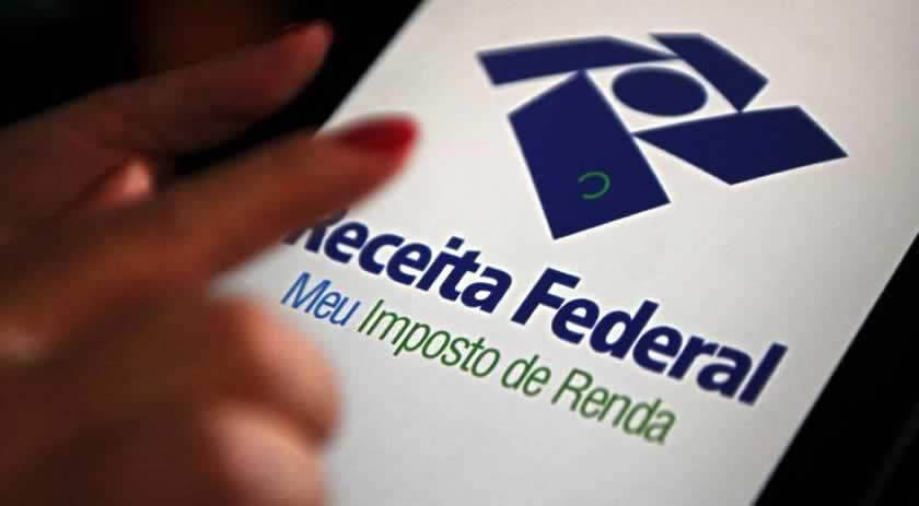 Receita paga hoje lote residual de restituição do IR 2022 a 471 mil