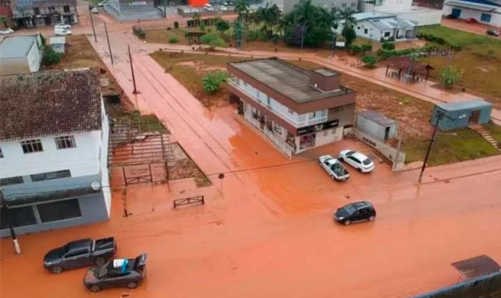 SC contabiliza 3 mortes, 230 desalojados e 40 desabrigados após chuvas desta semana