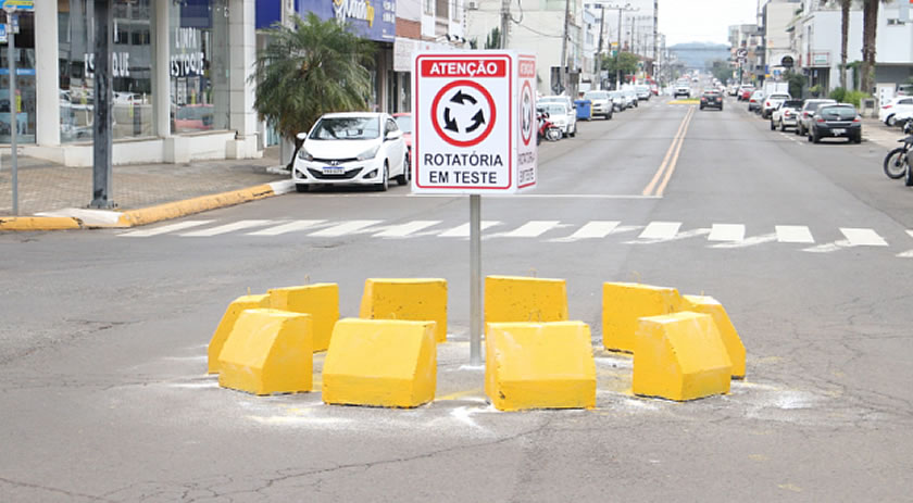 Três novas rotatórias passam por um período de teste no centro da cidade