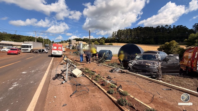 Colisão entre Land Rover e Gol deixa mulher ferida na SC-163