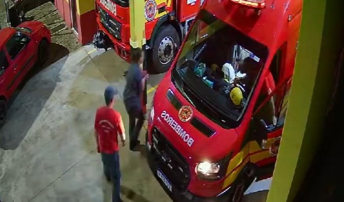 Recém-nascida de apenas 2 dias é salva de engasgamento por bombeiros