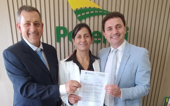 Prefeita e vice buscam novos recursos em Brasília