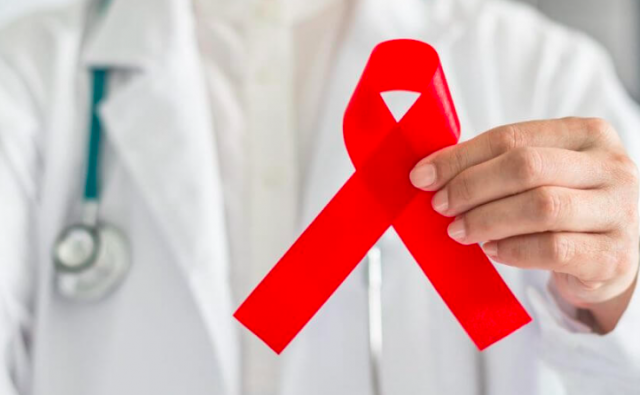 SC tem mais de 47 mil pessoas vivendo com HIV e preconceito ainda é desafio