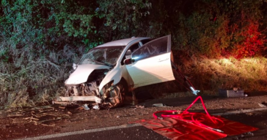 Grave acidente de trânsito entre três veículos deixa uma pessoa gravemente ferida na BR-282