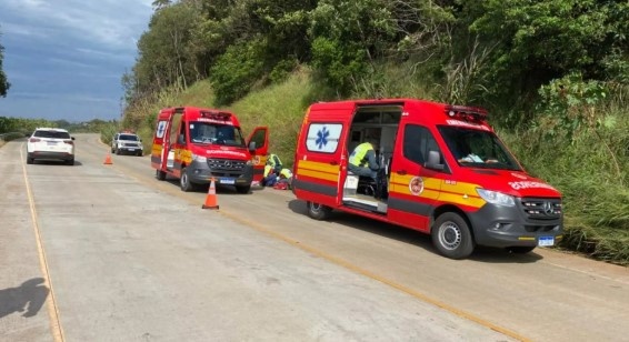Motociclista, mulher e criança ficam feridos após queda na SC-160 no Oeste catarinense