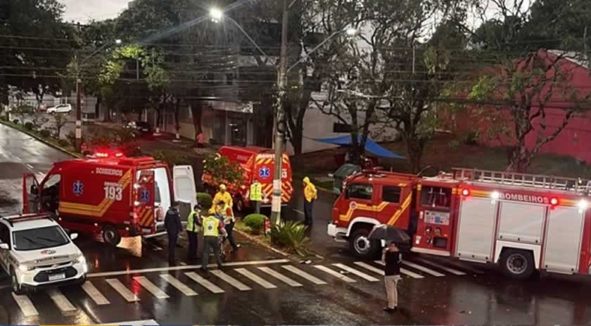 Colisão entre carro e moto deixa homem gravemente ferido