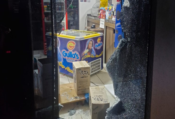 Jovem é preso após arrombar três estabelecimentos durante a madrugada