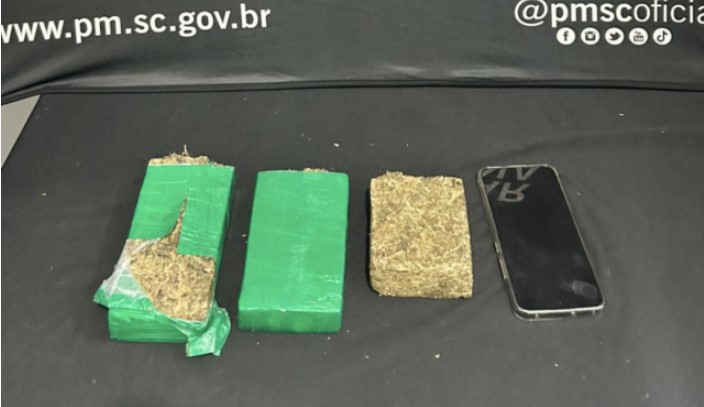 Dois homens são presos com 1kg de maconha em abordagem de rotina na BR-163