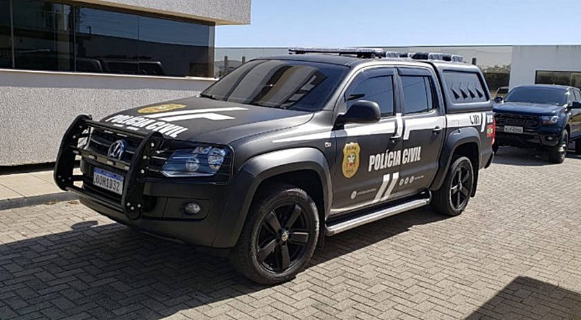 Pais são indiciados por morte de bebê pisoteado após nascer em SC