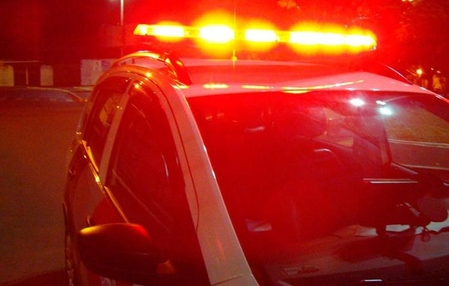 Polícia apreende armas, colete balístico e drogas após adolescente ostentar objetos nas redes sociais