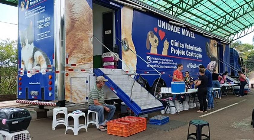 Castramóvel atende 99 animais