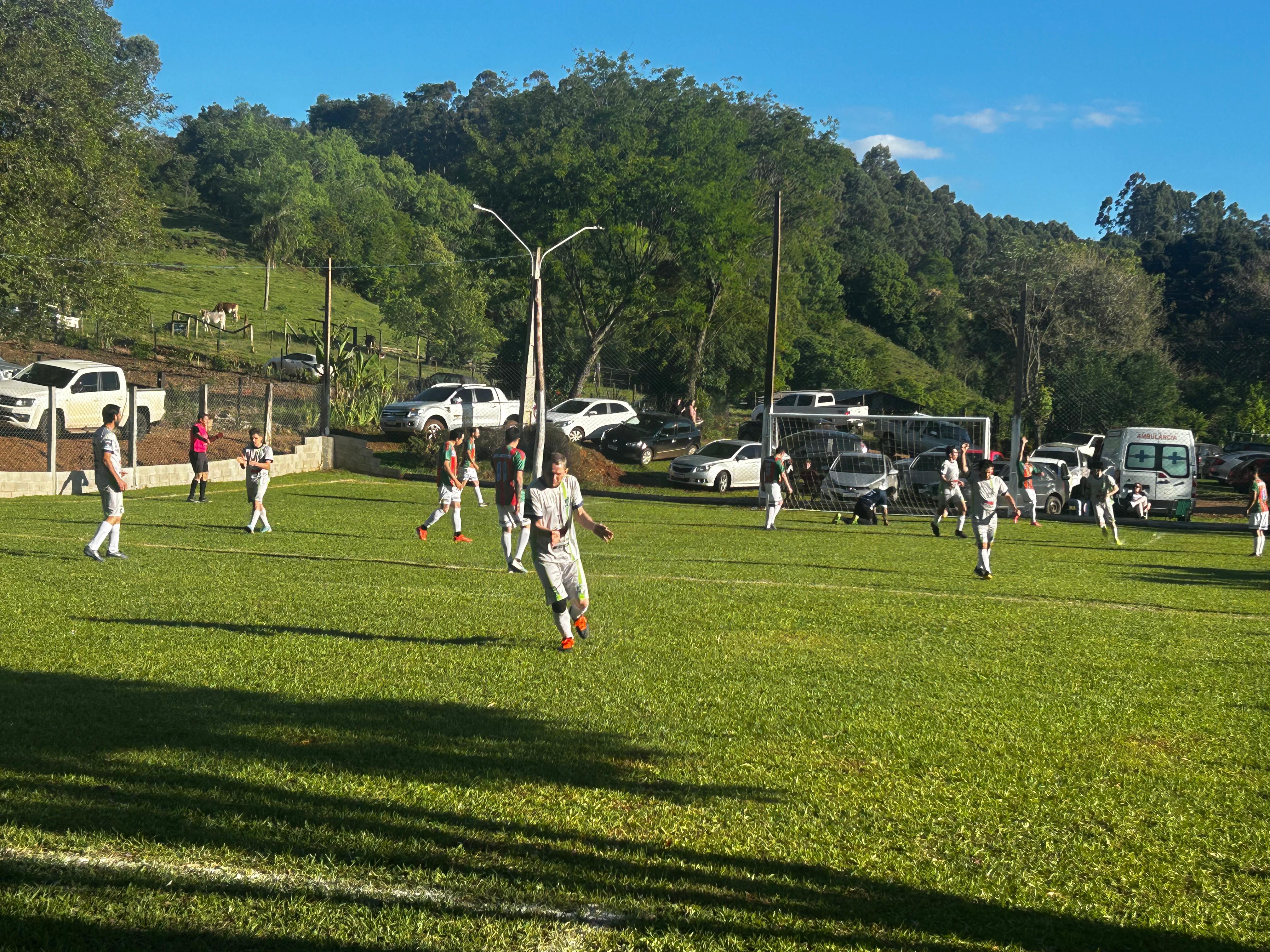 Rodada do livre registra 28 gols no municipal de futebol suíço