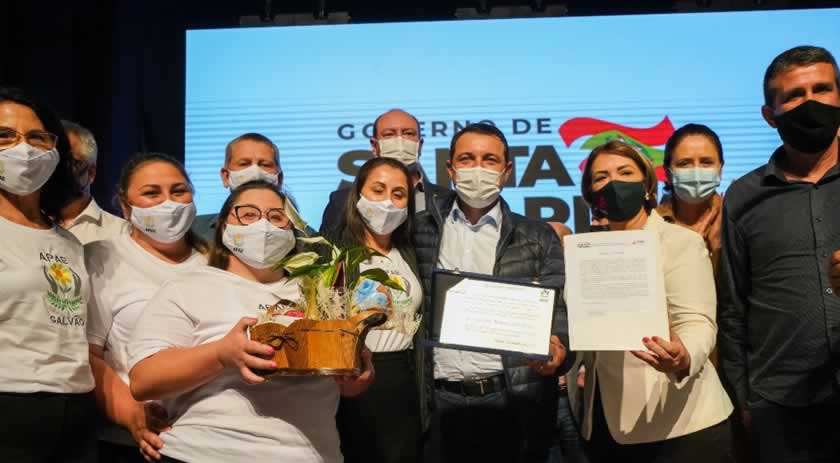 Instituições de educação especial de 35 cidades do Oeste recebem R$ 21,9 milhões
