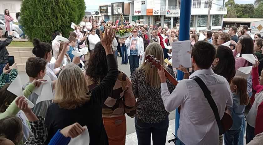 No Feriado Nacional, comunidades de Guaraciaba e São Miguel do Oeste  festejam