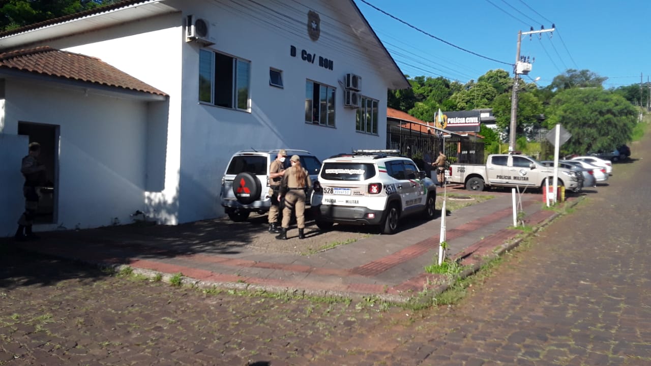 Homem tenta assaltar taxista em Guaraciaba e acaba preso
