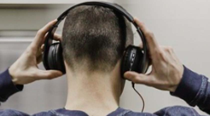 Mais de 1 bilhão de jovens podem ter perda auditiva nos próximos anos