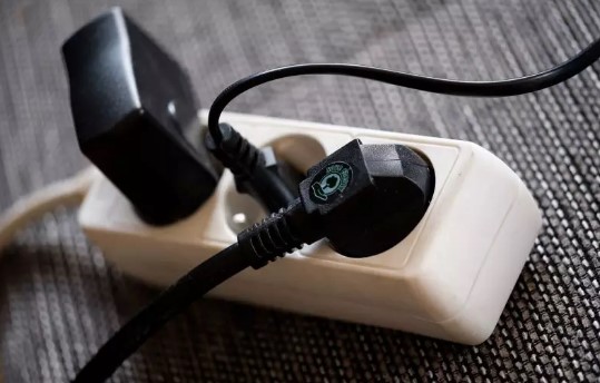 7 aparelhos que não devem ser ligados em extensões ou réguas de energia