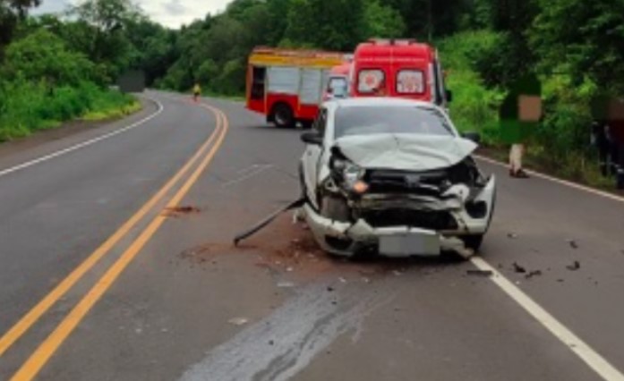 Colisão entre carros deixa seis pessoas feridas na BR-282