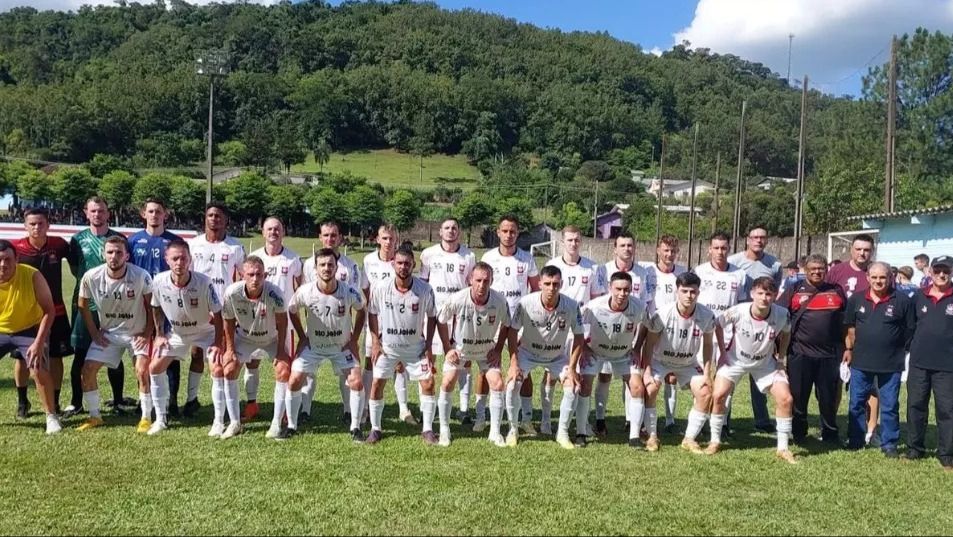 Com gol no apagar das luzes, Guarani vence na estreia