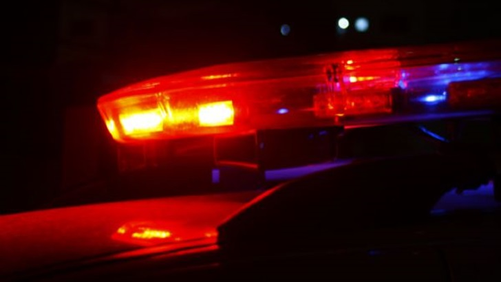 Mulher pula janela para fugir de agressão e homem é preso