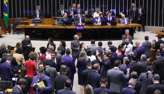 Câmara aprova urgência para anistia aos envolvidos nos atos de 8 de janeiro