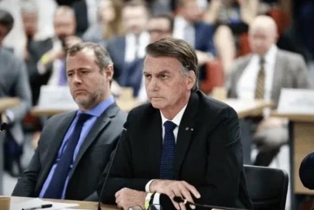 Por votação unânime, STF mantém prisão preventiva de Bolsonaro