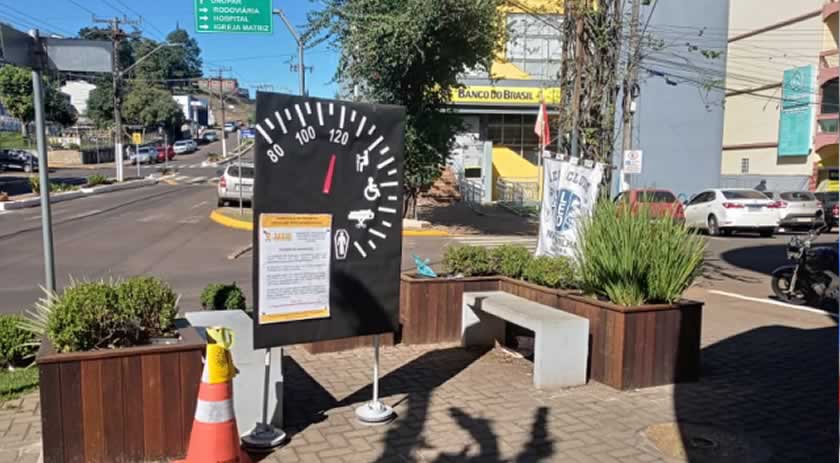 LEO Clube Ômega realiza campanha em alusão ao Maio Amarelo